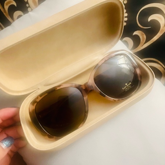 Brand new Kate Spade shades ! - Picture 2 of 5